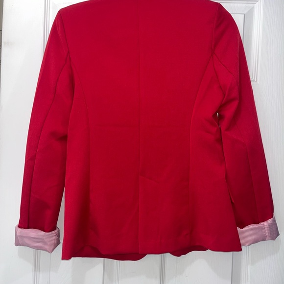 Red Blazer, Front button - Picture 5 of 5